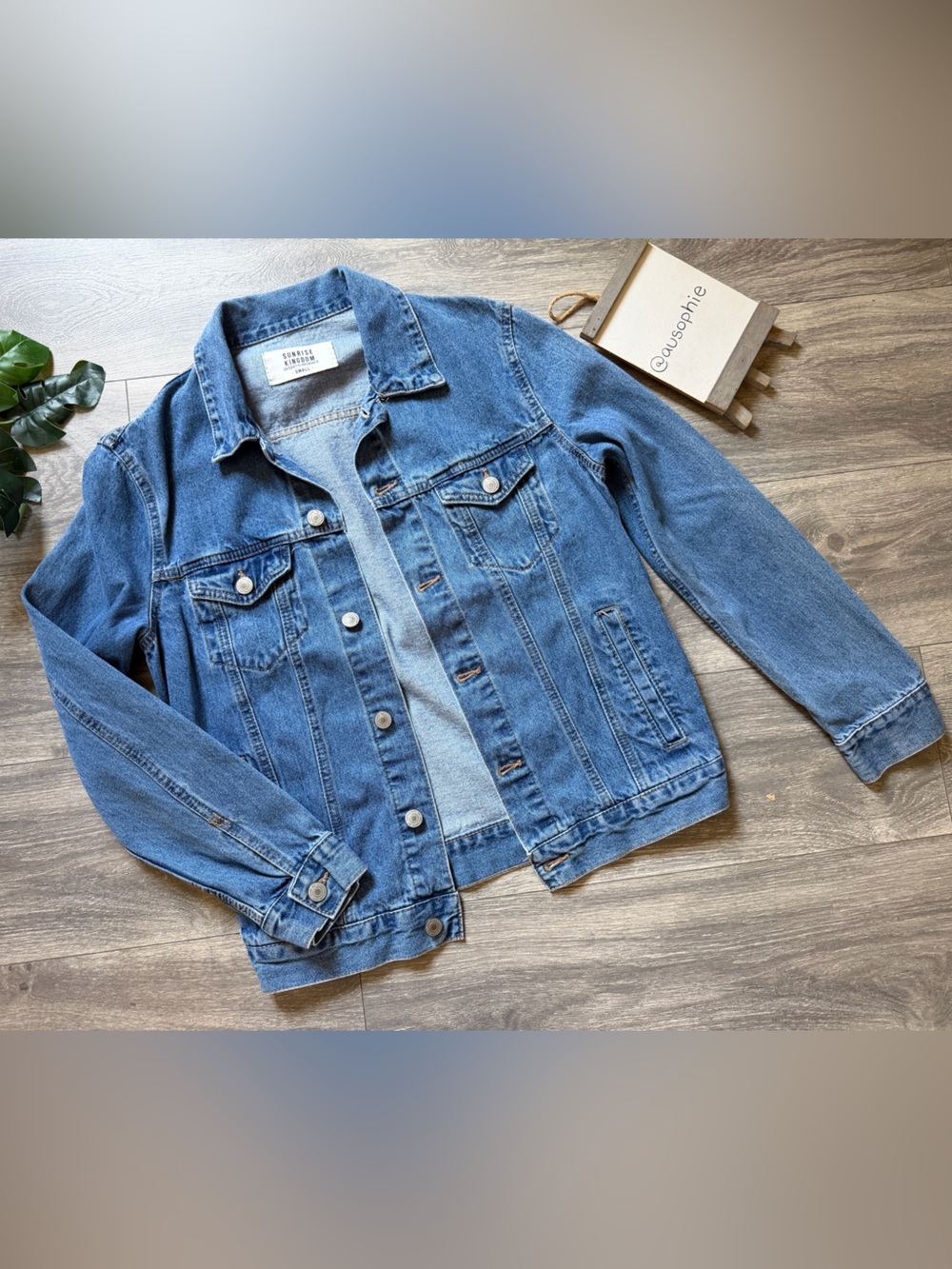 Sunrise Kingdom Classic Button Up Medium Blue Denim Jean Jacket. Size S
